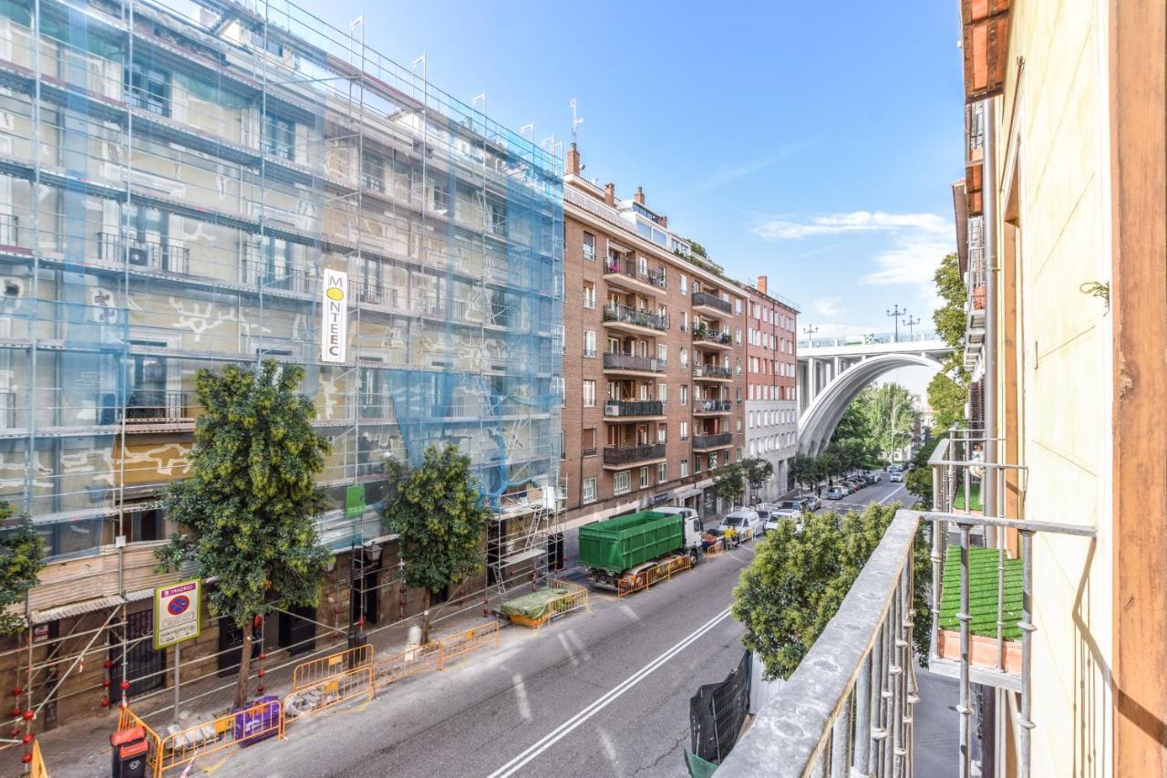 Апартаменти Apartamento Puente De Segovia Мадрид Екстер'єр фото