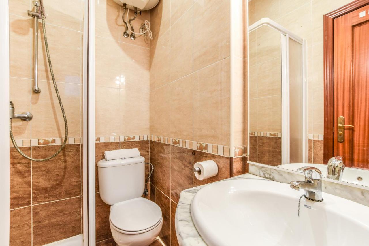 Апартаменти Apartamento Puente De Segovia Мадрид Екстер'єр фото