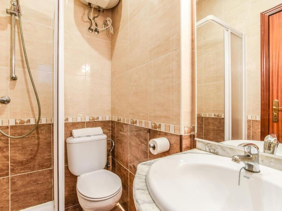 Апартаменти Apartamento Puente De Segovia Мадрид Екстер'єр фото